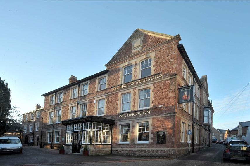 Hotel The Duke Of Wellington Wetherspoon à Minehead Extérieur photo